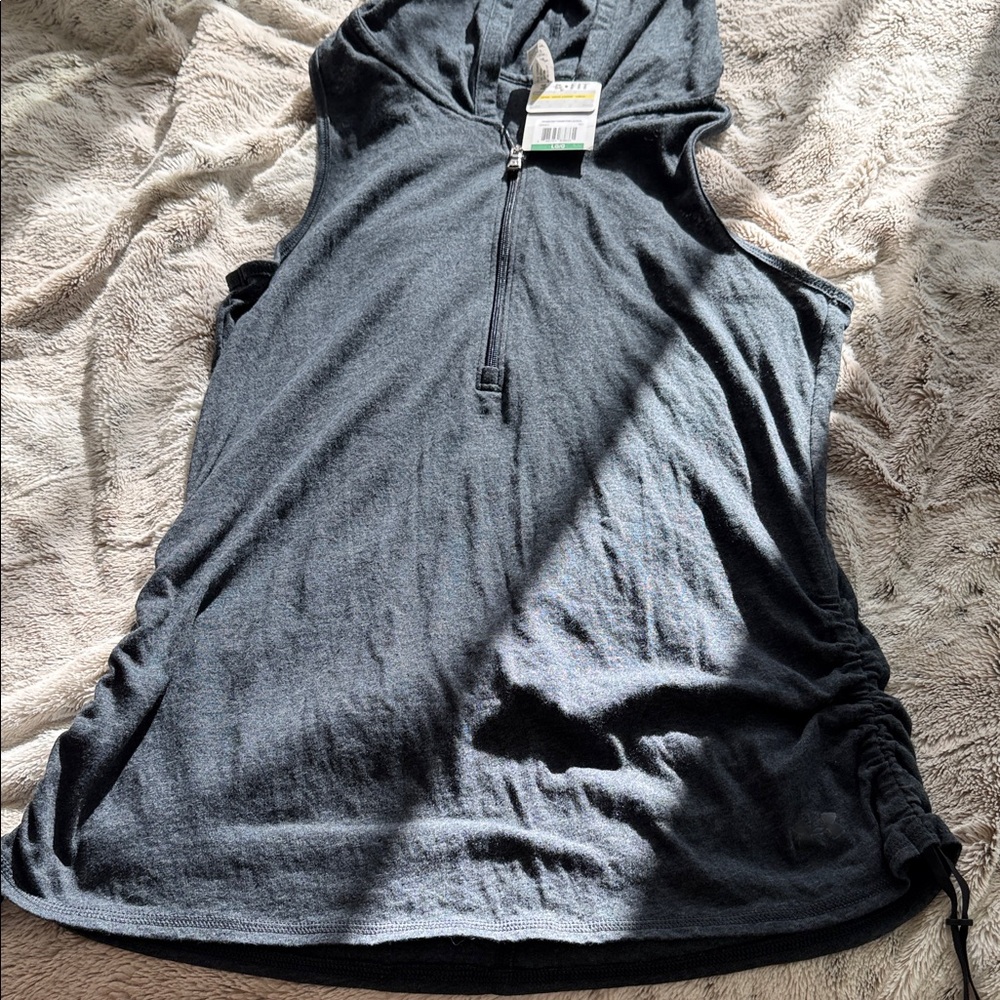 New with tags Sleeveless under armor Hooded Pullover zip  Tank Top